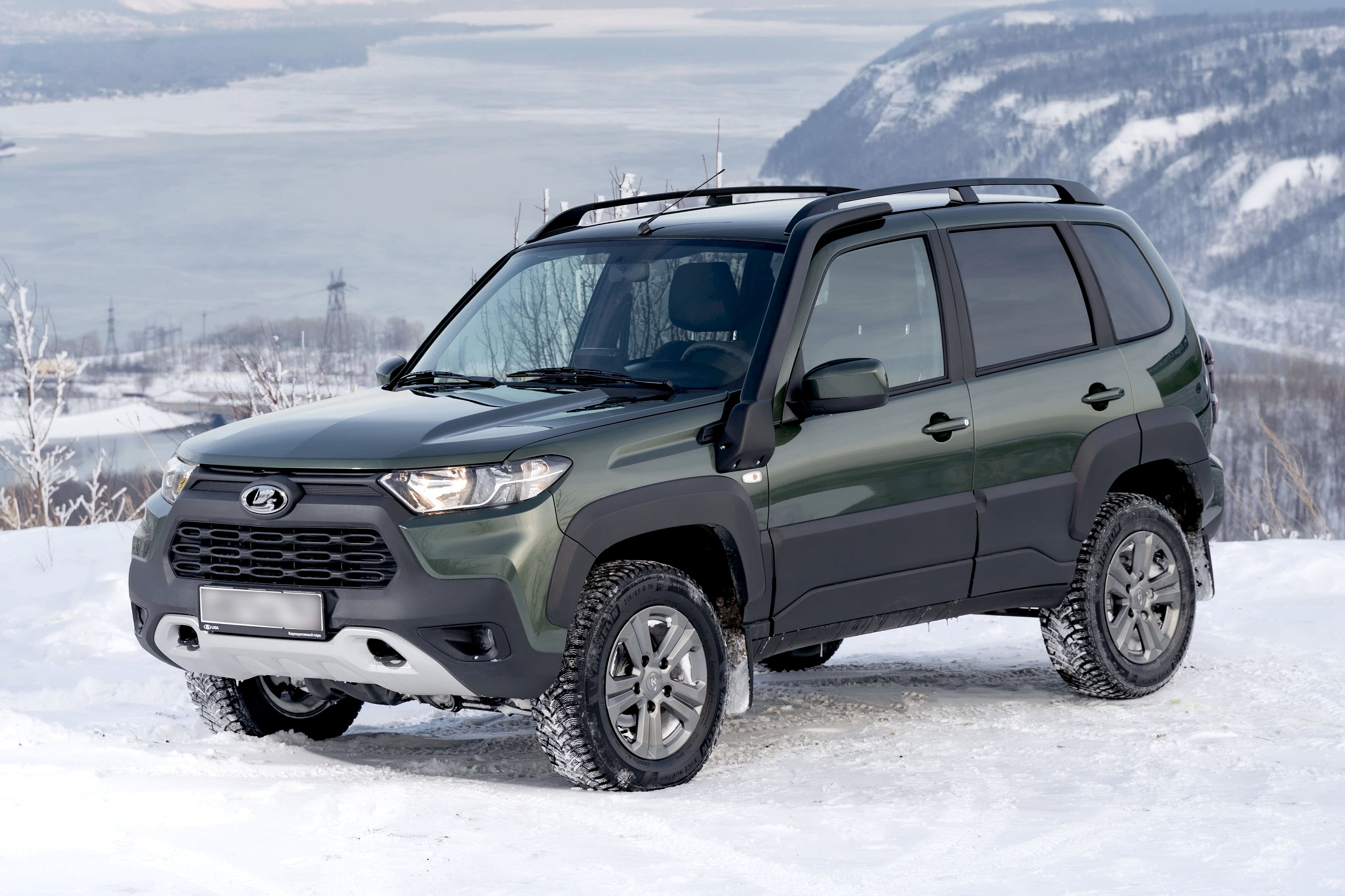 Начал действовать сезонный запрет на езду без зимних шин